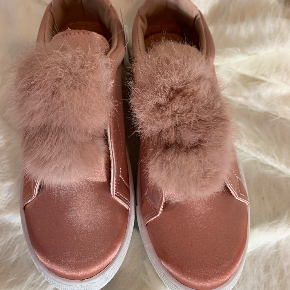 NWT Dust Rose Satin Furry Pom Pom Qupid Reba Sneakers